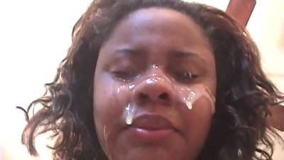 Must Brasiilia tüdruk saab pärast anaalseksi suure munniga sperma näole